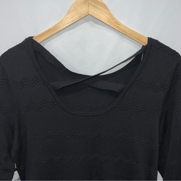NWT A&I Zigzag Ribbed Black Sweater Women’s Size Medium - Picture 4 of 4